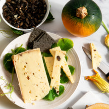 Load image into Gallery viewer, Jack O Pumpkinseed