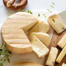 Load image into Gallery viewer, Willoughby Cheese