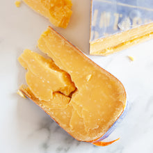 Load image into Gallery viewer, Artikaas Gouda - Aged 5 Years