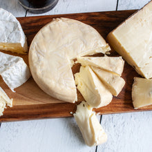 Load image into Gallery viewer, Willoughby Cheese